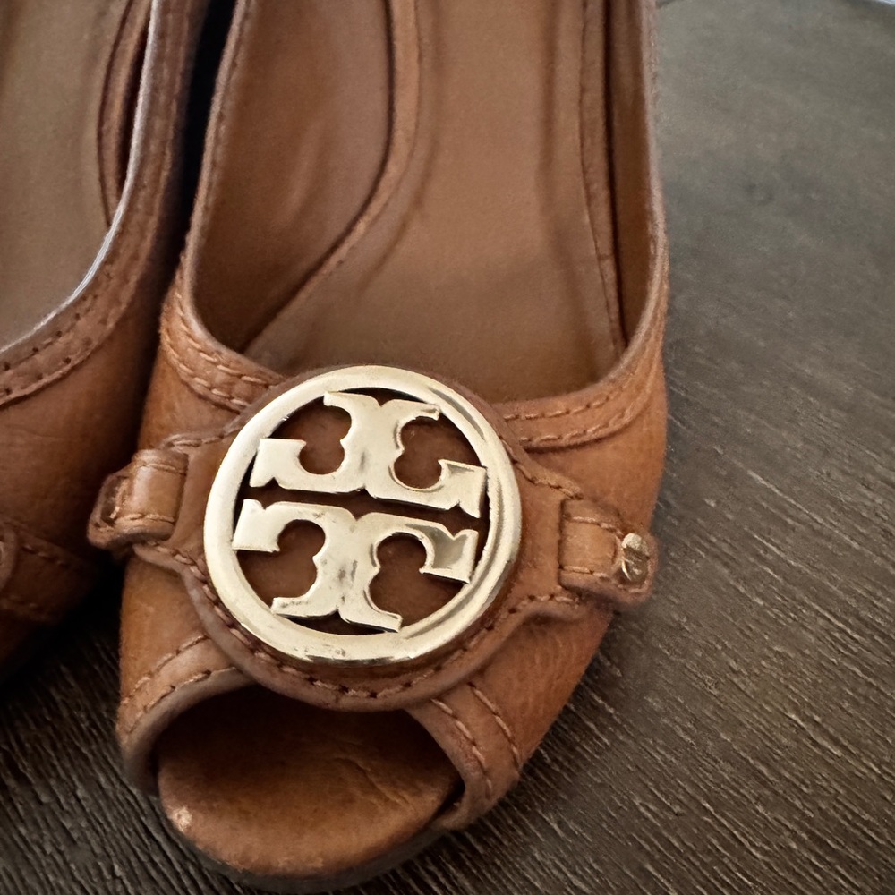 Tory Burch wedge - Picture 2 of 9